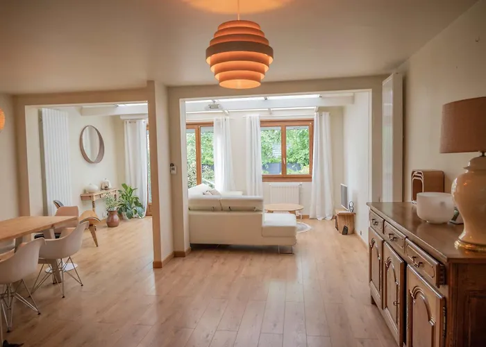 Semesterbostad Belle Maison Lumineuse Et Paisible